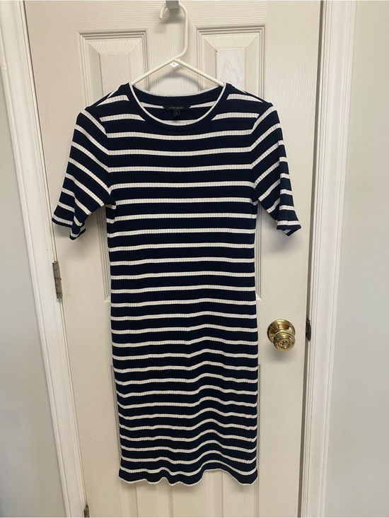 Banana Republic Dresses & Skirts - Banana Republic Navy and White Striped Midi Dress